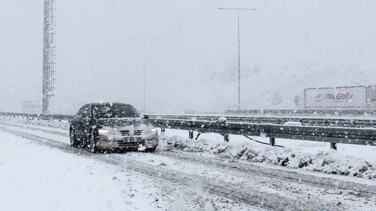 İstanbul'da kar yağışı sebebiyle trafik sakin