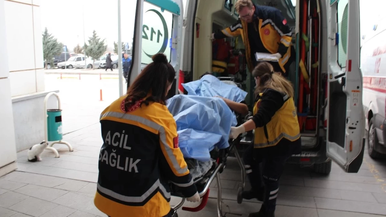 Aksaray'da kardeşiyle yeğenini bıçakladı