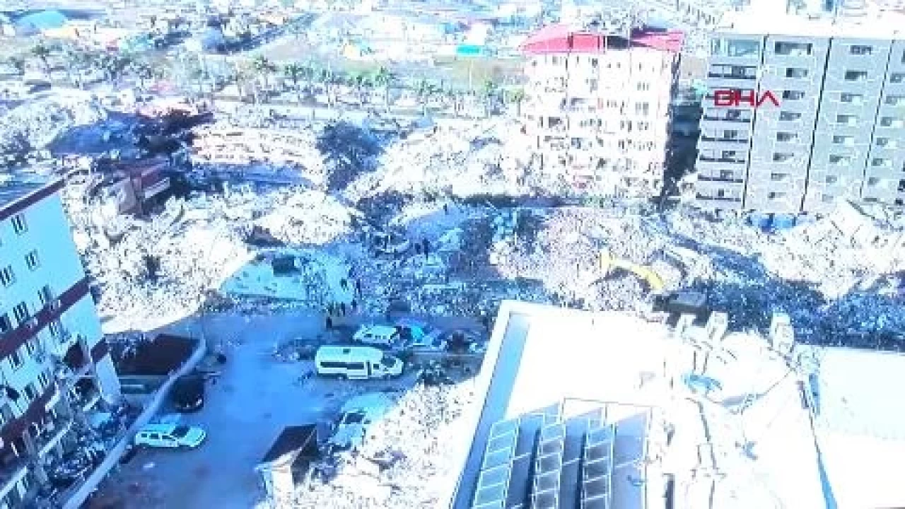 6 Şubat depremlerini anlatan madencilerin belgeseli 'K-ömür'ün ilk gösterimi yapıldı