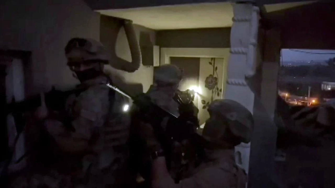 Sakarya'da polis ekiplerinden uyuşturucu operasyonu: 36 şüpheli gözaltında