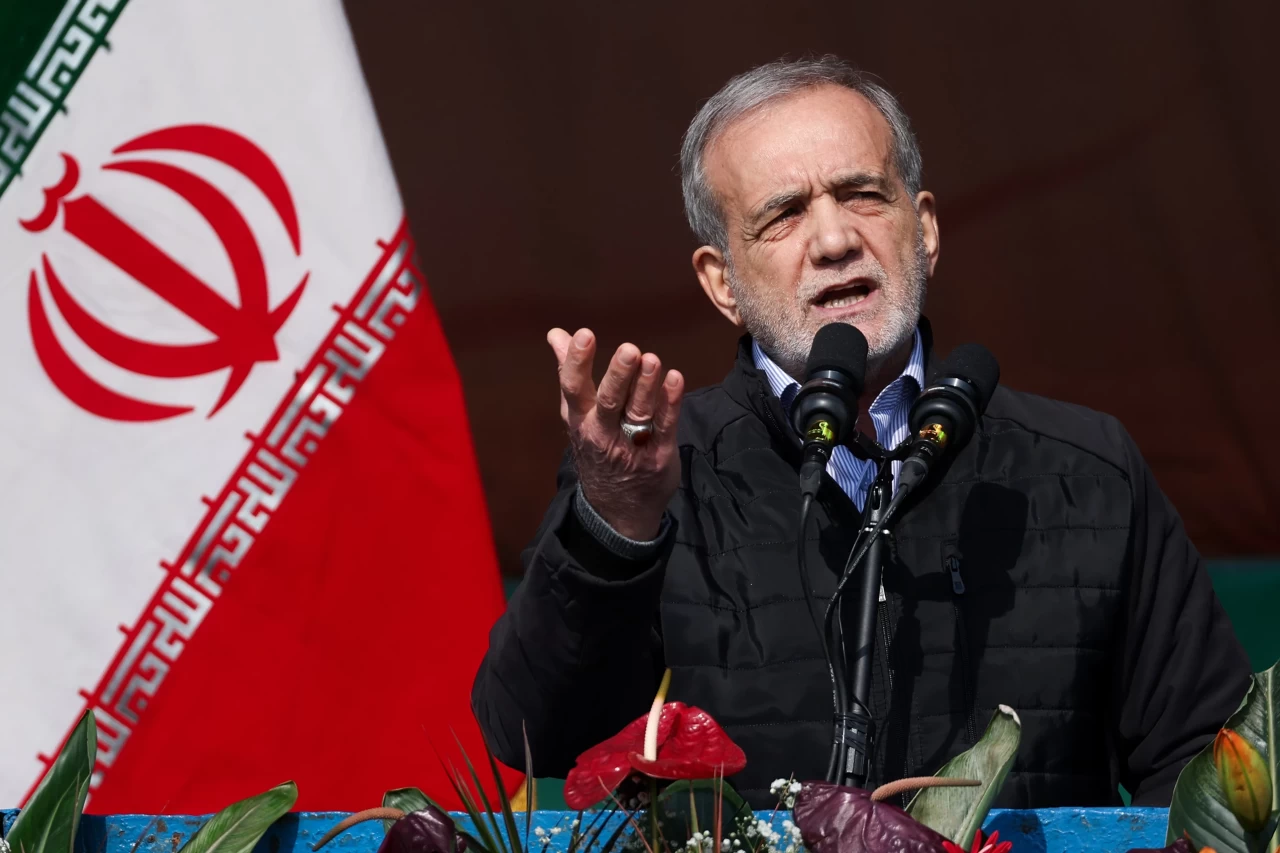 Türkçe şiire müdahale! Pezeşkiyan’ın cevabı alkış aldı