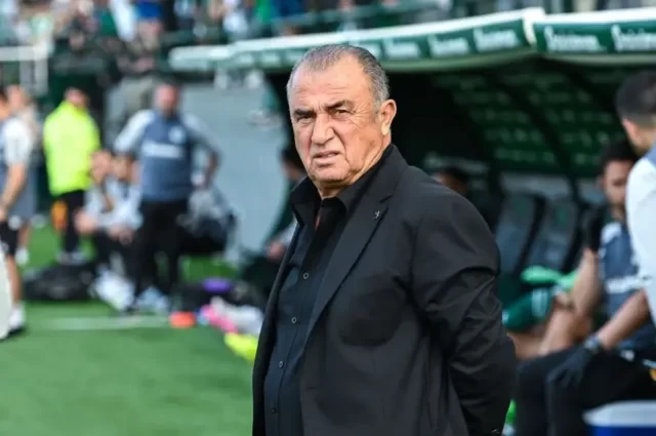 Fatih Terim'in teknik direktörlüğünde Al Shabab, Al Khaleej'i 5-1 mağlup etti