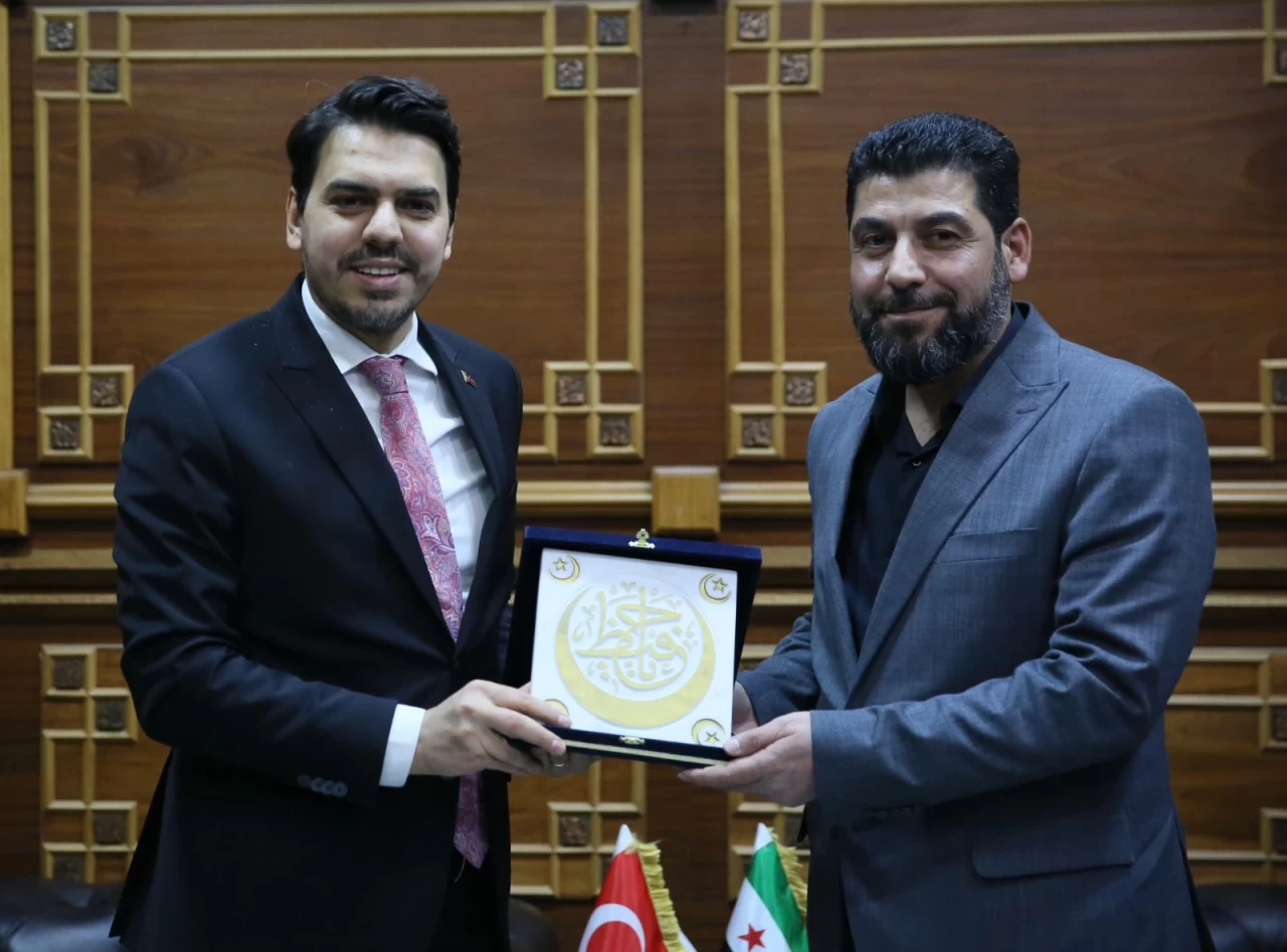 YTB Başkanı Abdullah Eren: Türkiye'de eğitim gören Suriyeliler, ülkenin yeniden inşasında aktif rol alacak