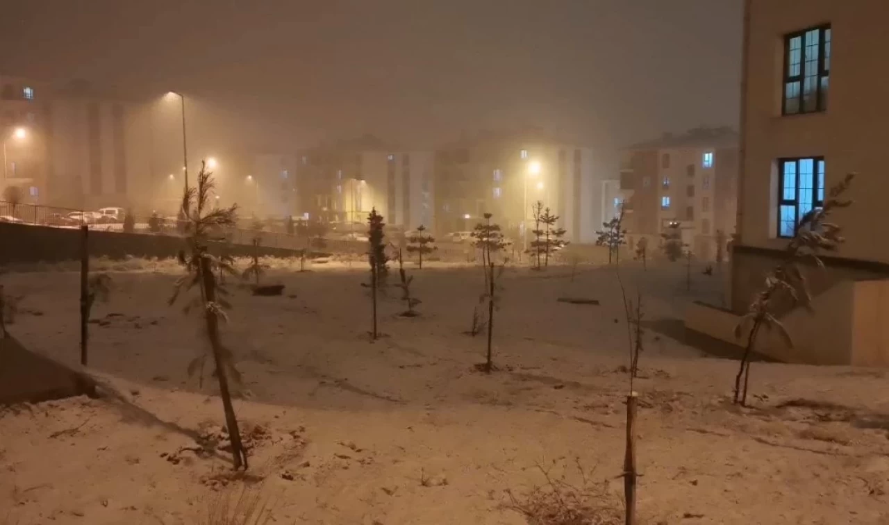 Elazığ'da kar nedeniyle eğitime bir günlük ara verildi