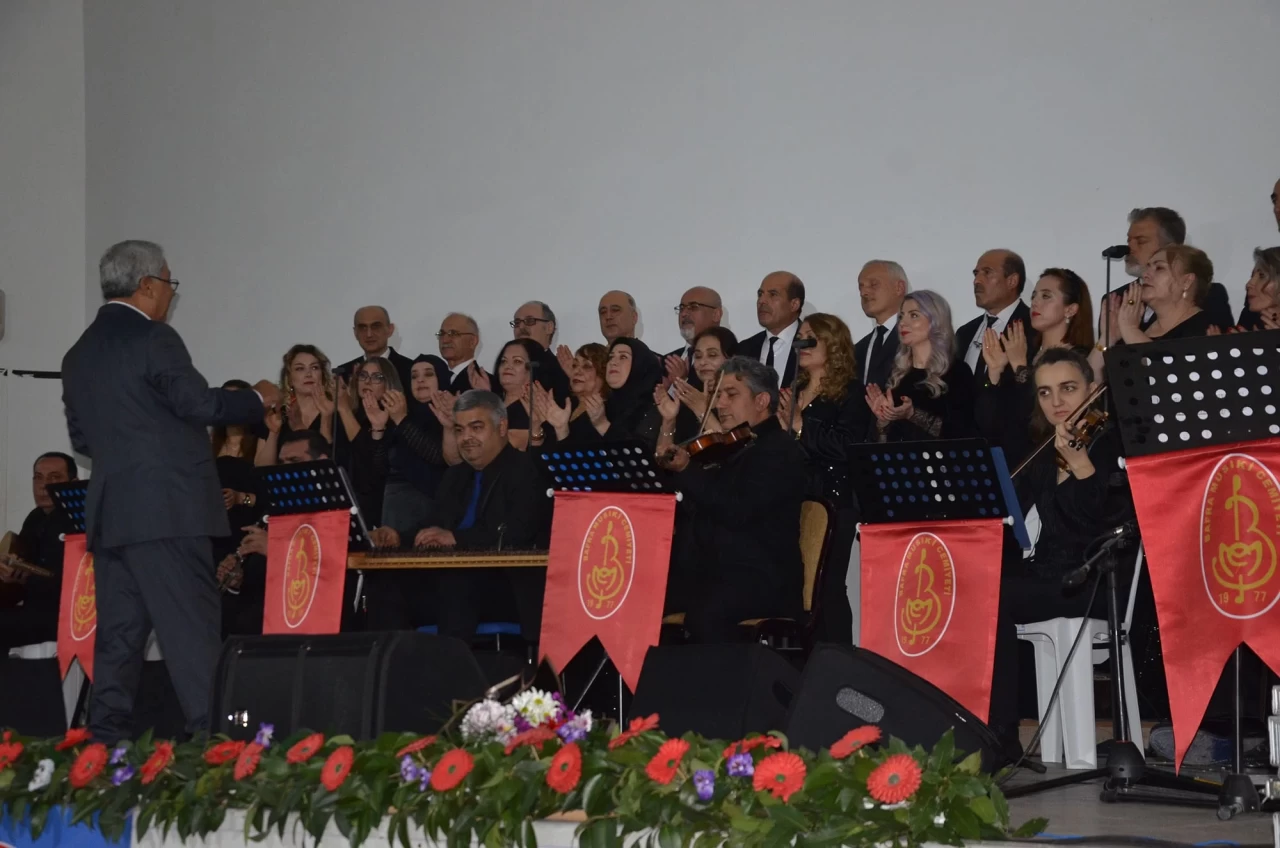 Bafra Musiki Cemiyeti Türk Sanat Müziği Korosu'ndan konser