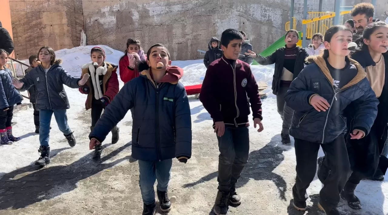 Yüksekova'da eğitime renkli dokunuş