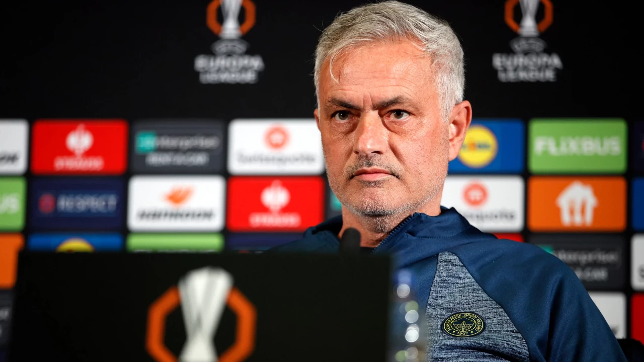 Fenerbahçe Teknik Direktörü Mourinho, Anderlecht maçı öncesi basın toplantısı düzenledi