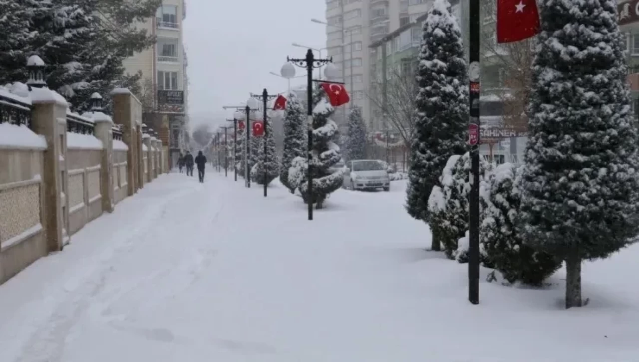 Yozgat Valiliği, kent merkezi ve bazı ilçelerde eğitime bir günlük ara verildiğini açıkladı