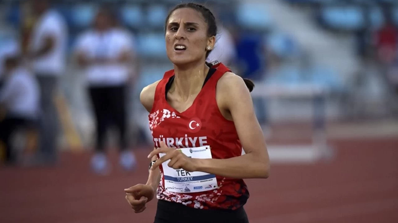 Ruken Tek, İtalya’daki kros yarışında şampiyon!