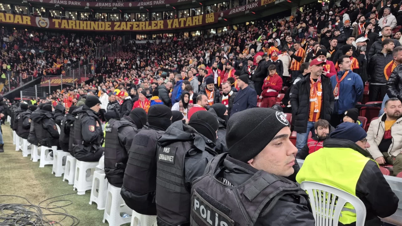 Galatasaray - Fenerbahçe derbisi için olağanüstü önlem: 32 bin 500 polis görevlendirildi