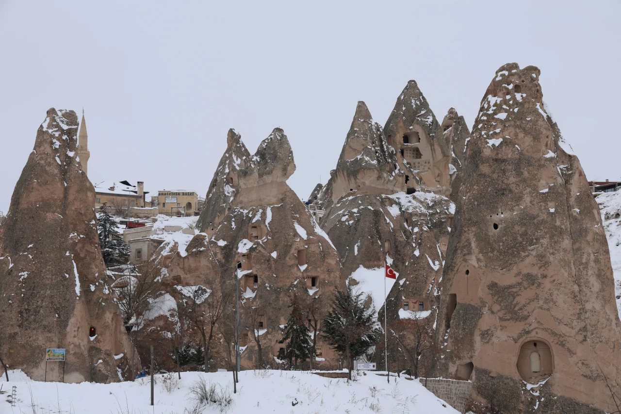 Karlar altındaki Kapadokya havadan görüntülendi