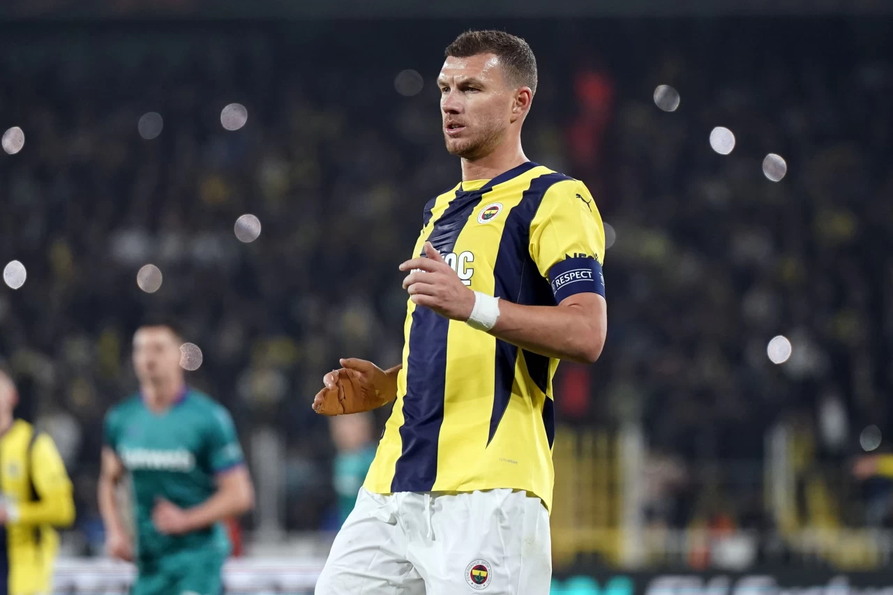 Fenerbahçe'nin kaptanı Edin Dzeko'nun sakatlık sürprizi