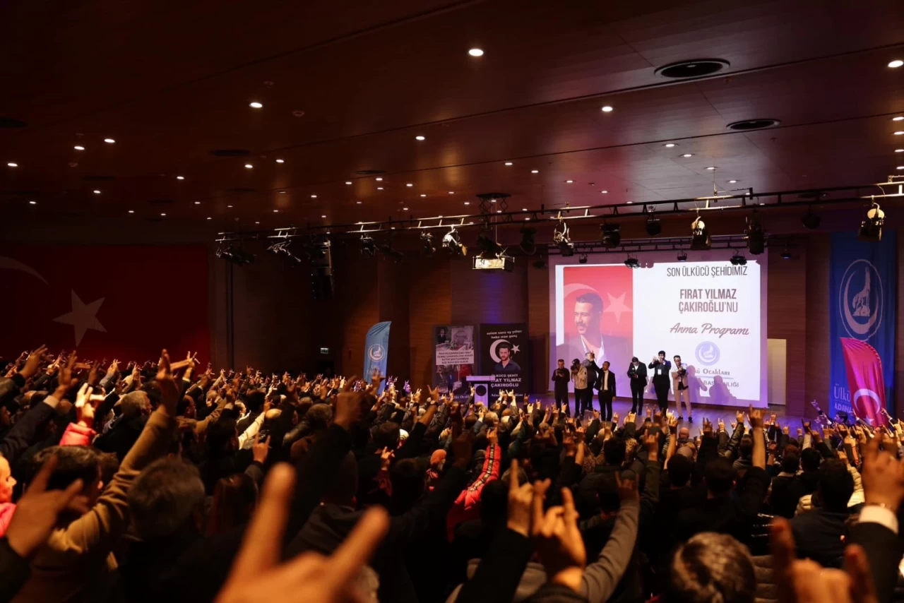 Adana Ülkü Ocakları'ndan Ülkücü şehit Fırat Yılmaz Çakıroğlu için anma töreni