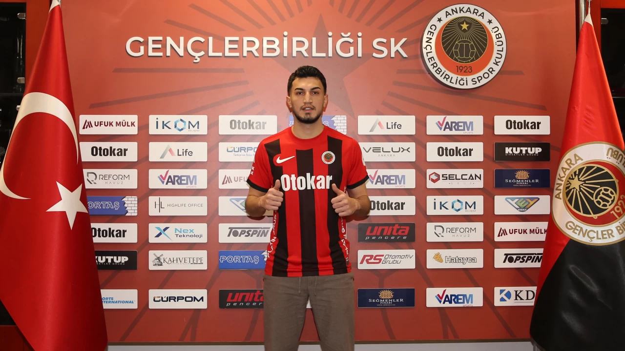 1. Lig kulüplerinden Gençlerbirliği, Adem Eren Kabak'ı kiralık olarak kadrosuna kattı