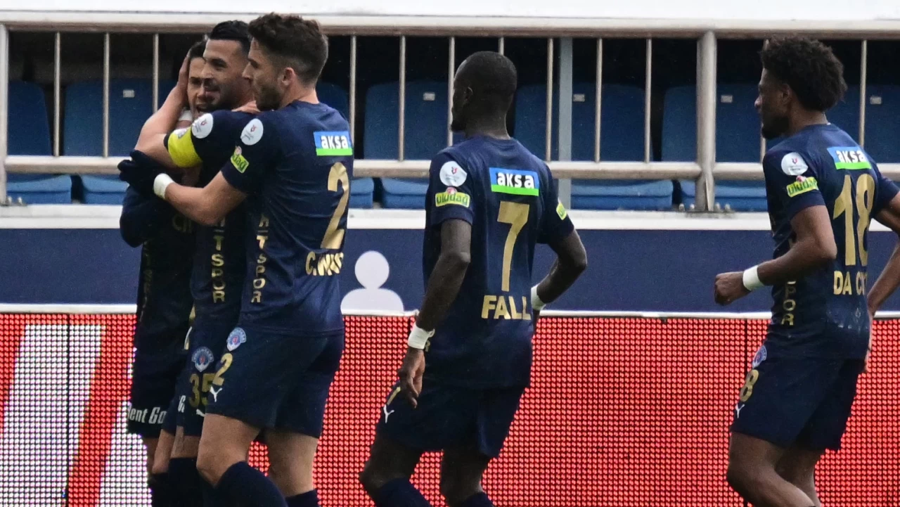 Kasımpaşa evinde kazanmayı bildi | Kasımpaşa 3 Rizespor 2 maç sonucu