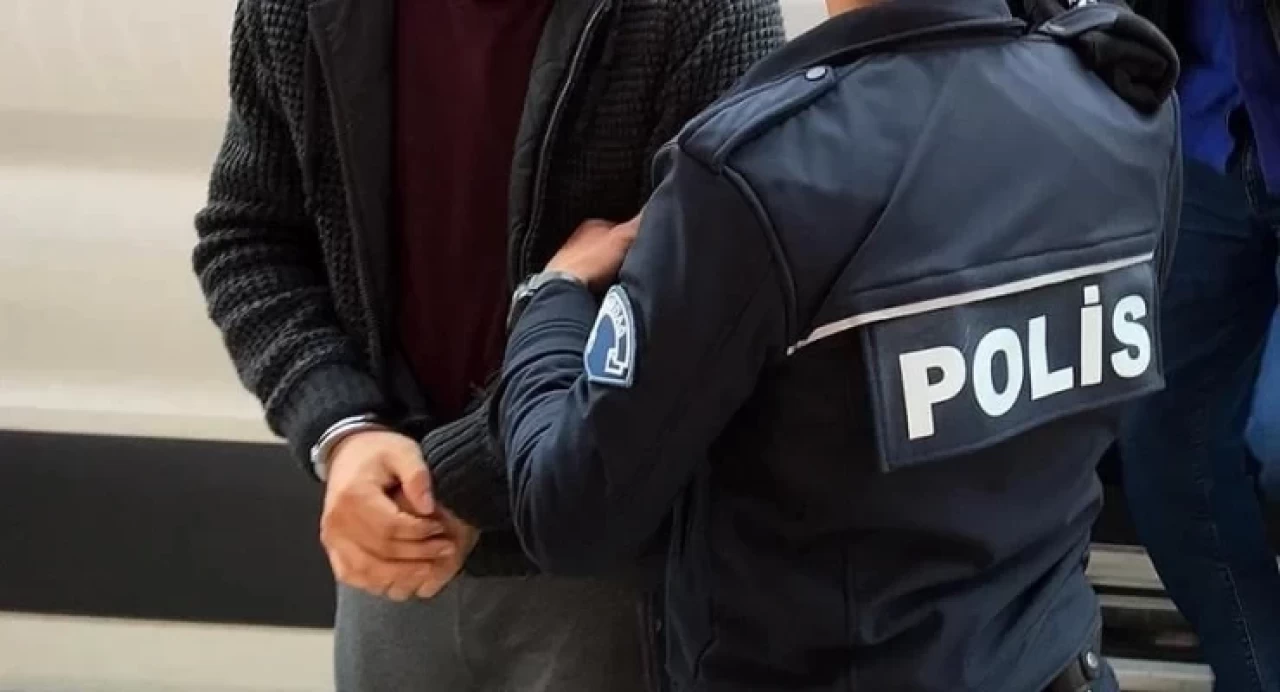 Kayseri'de polis operasyonu: 9 şüpheli gözaltında, 102,45 gram uyuşturucu ele geçirildi