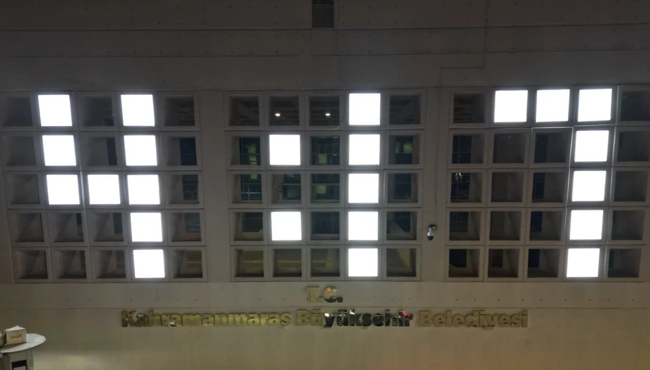 04.17 Panosu'nda, depremde kaybedilen canlar unutulmuyor