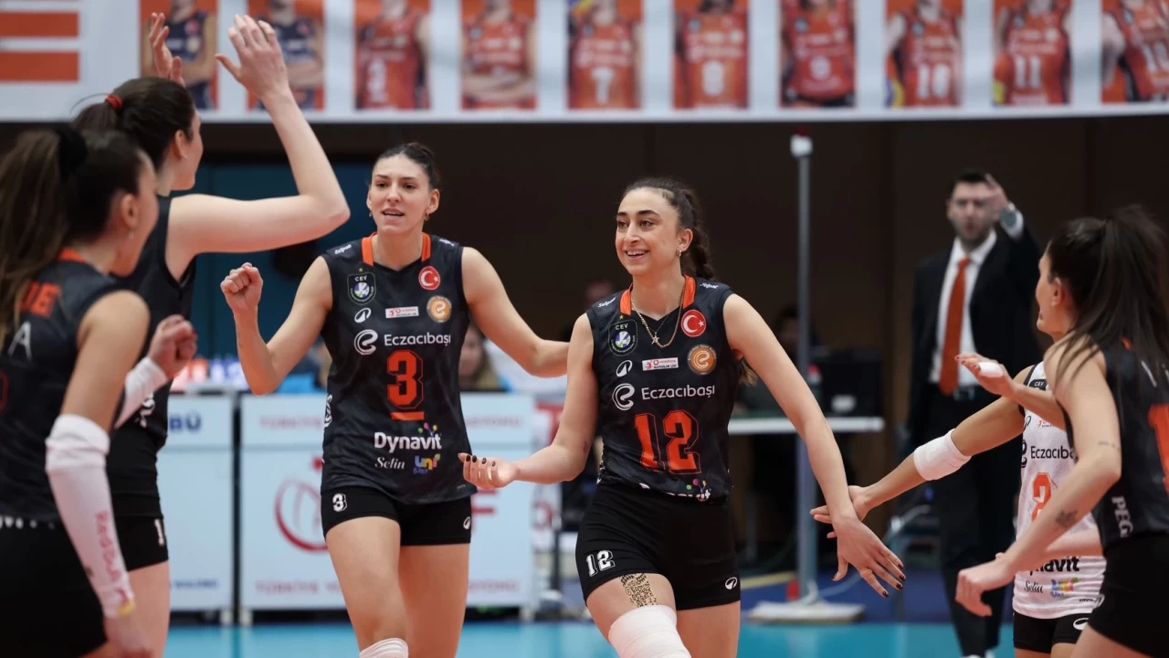 Eczacıbaşı, Kupa Voley’de Kuzeyboru'yu 3-0 mağlup ederek dörtlü finale çıktı