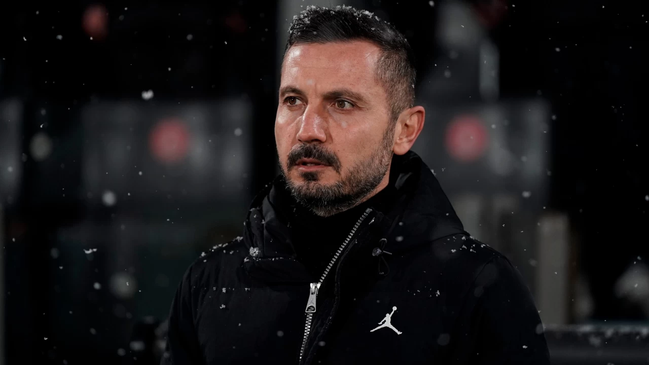 Sakaryaspor Teknik Direktörü İlker Püren, 1. Lig'de Ümraniyespor ile oynanan maçta hava şartlarının etkisine dikkat çekti