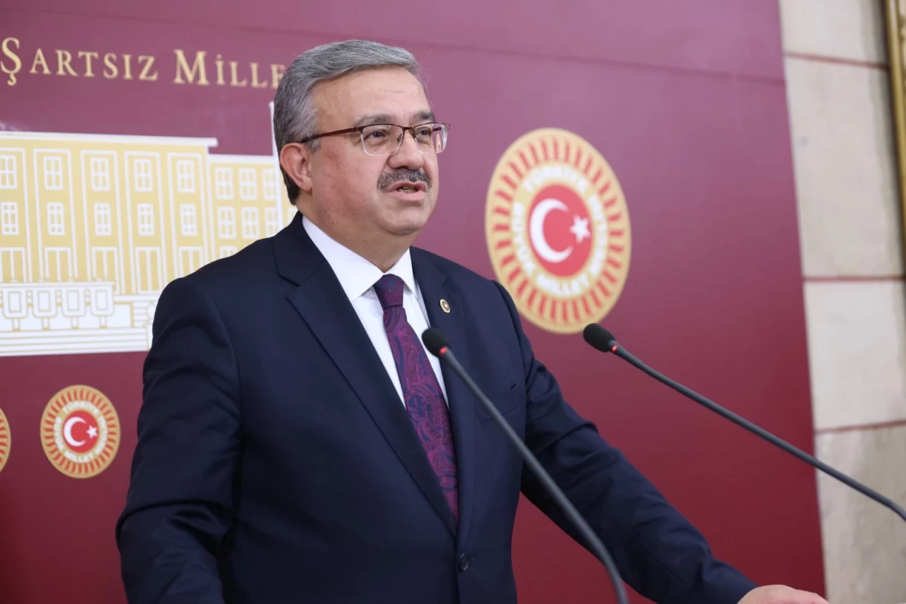 Milletvekili Yurdunuseven ve danışmanı kaza yaptı