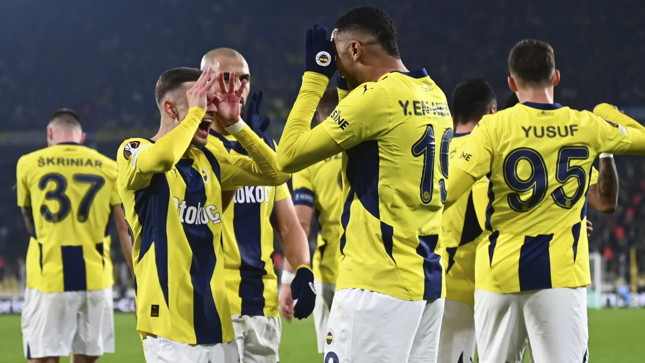 Fenerbahçe, UEFA Avrupa Ligi'nde Anderlecht'i farklı yendi | Maç Sonucu Fenerbahçe 3 Anderlecht 0