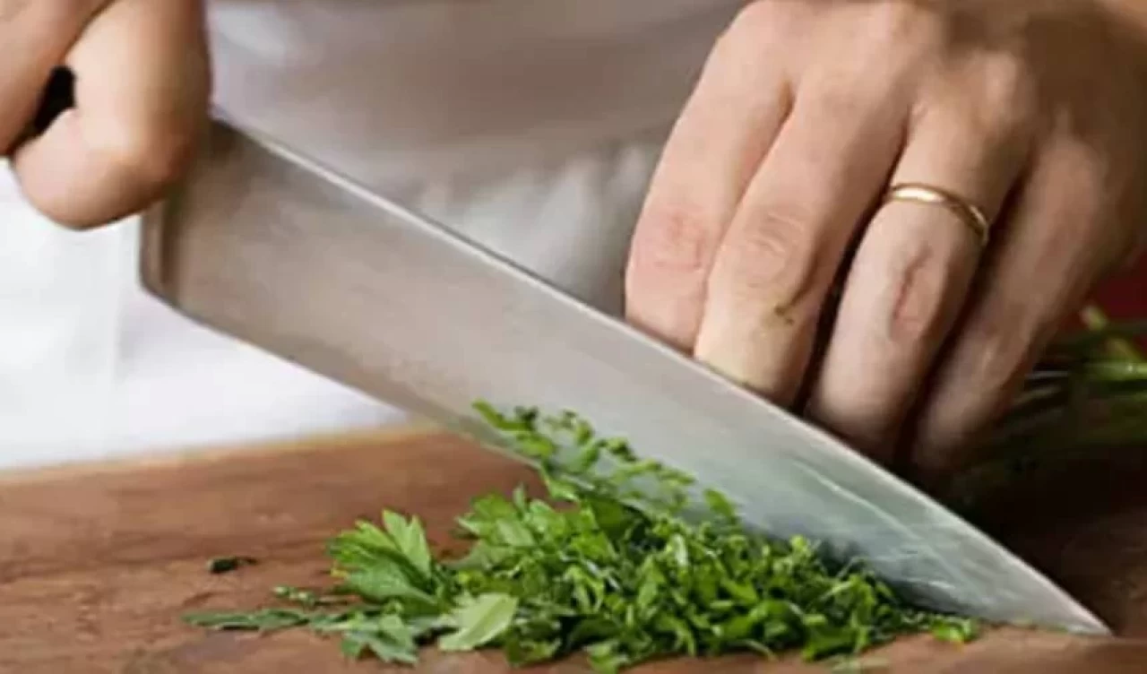 Doğal yöntemle bıçaklarınızı eski haline getirin