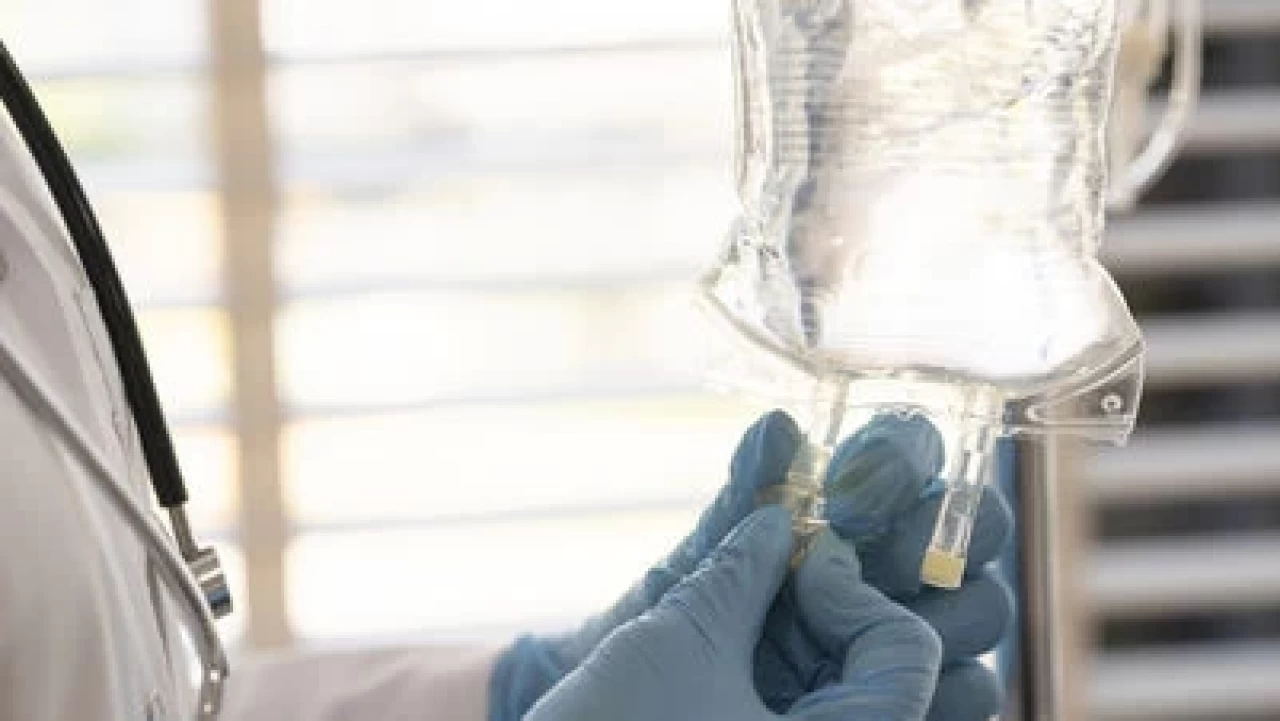 Serum Takılıyken Yemek Yemek Zararlı Mı?