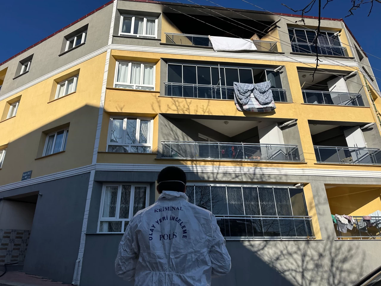 Uşak'ta evde çıkan yangında 1 kişi yanarak hayatını kaybetti