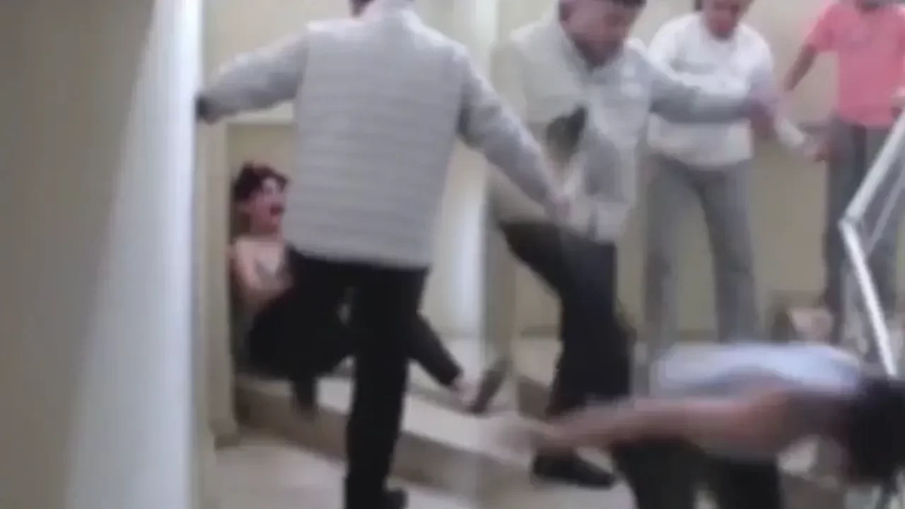 Kocaeli Gebze'de çocuklarına şiddet uygulayan anne ve baba gözaltına alındı