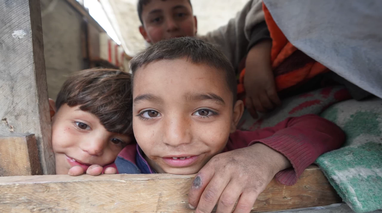 Gazze’de çocuk olmak: Enkaz arasında umut oyunları