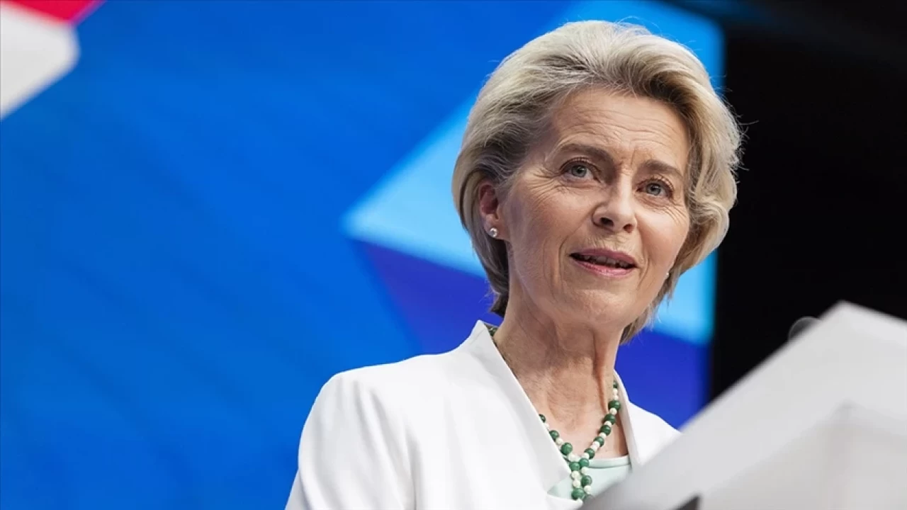 AB Komisyonu Başkanı Ursula von der Leyen, Ukrayna'nın 2030'dan önce AB'ye katılmasına onay verdi