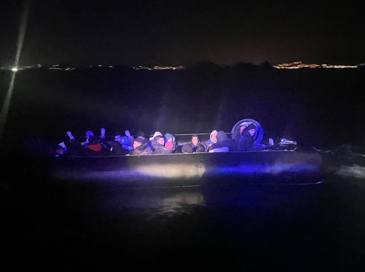 Muğla Bodrum açıklarında aralarınad çocukların da olduğu 24 kaçak göçmen yakalandı