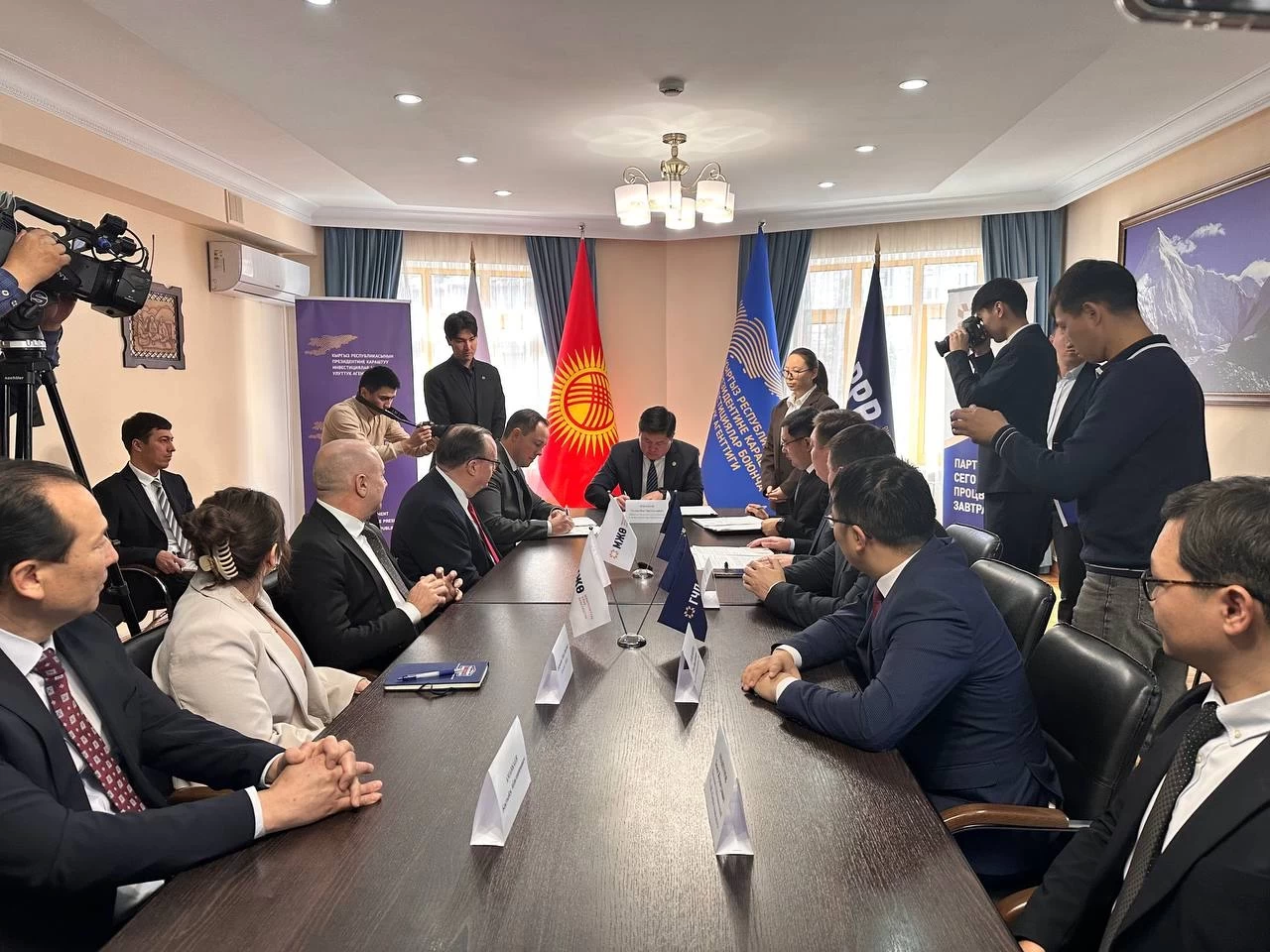 ABD'li konsorsiyumdan Kırgızistan'da "Trans-Avrasya Güzergahı" demir yolu