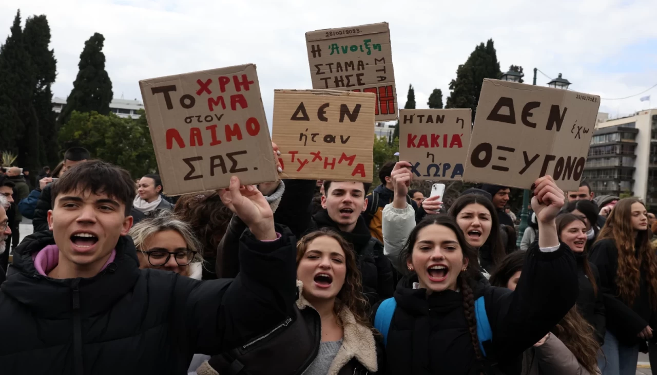 Yunanistan'da öğrenciler soruşturmadaki gecikmeleri protesto etti