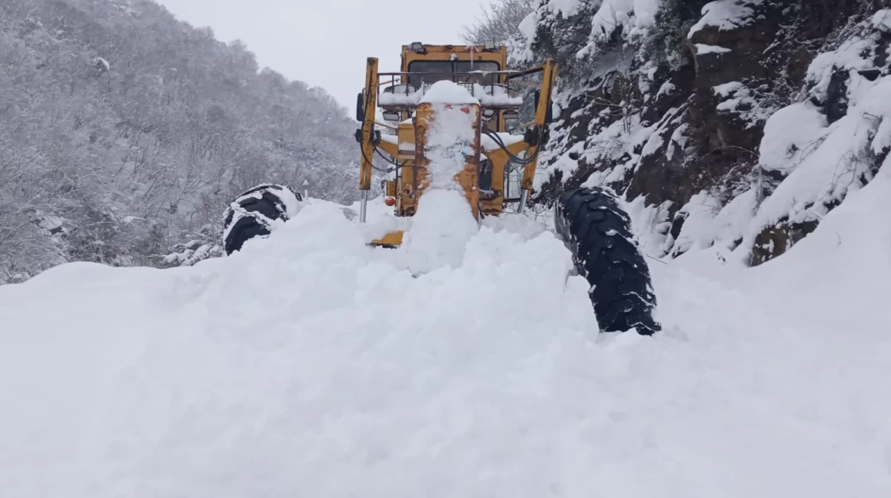 Samsun Yakakent’te kar kalınlığı 1,5 metreye ulaştı