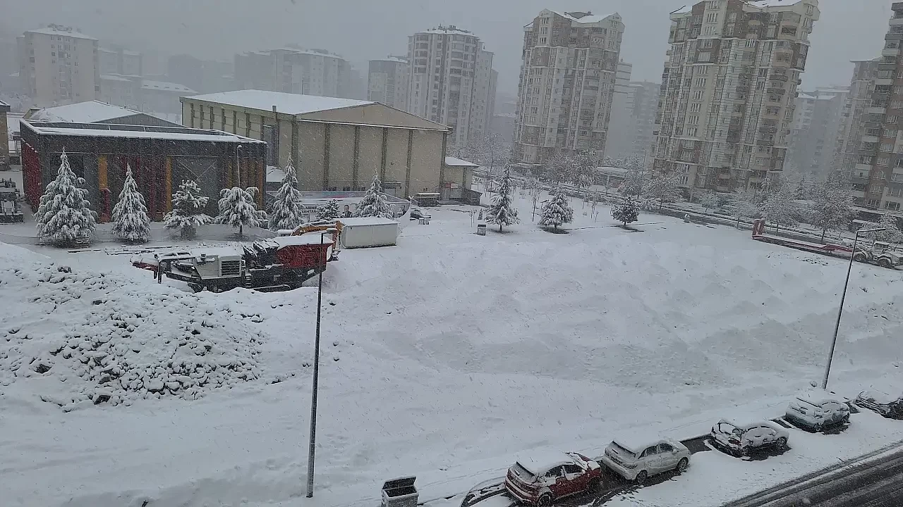 Kayseri'de okullar 1 gün tatil edildi