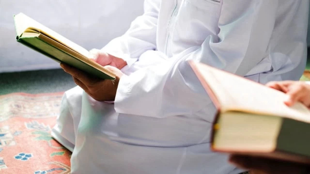 Araf Suresi Konusu ve Anlamı: Geçmiş Kavimlerin Uyarıları ve İman Mücadelesi