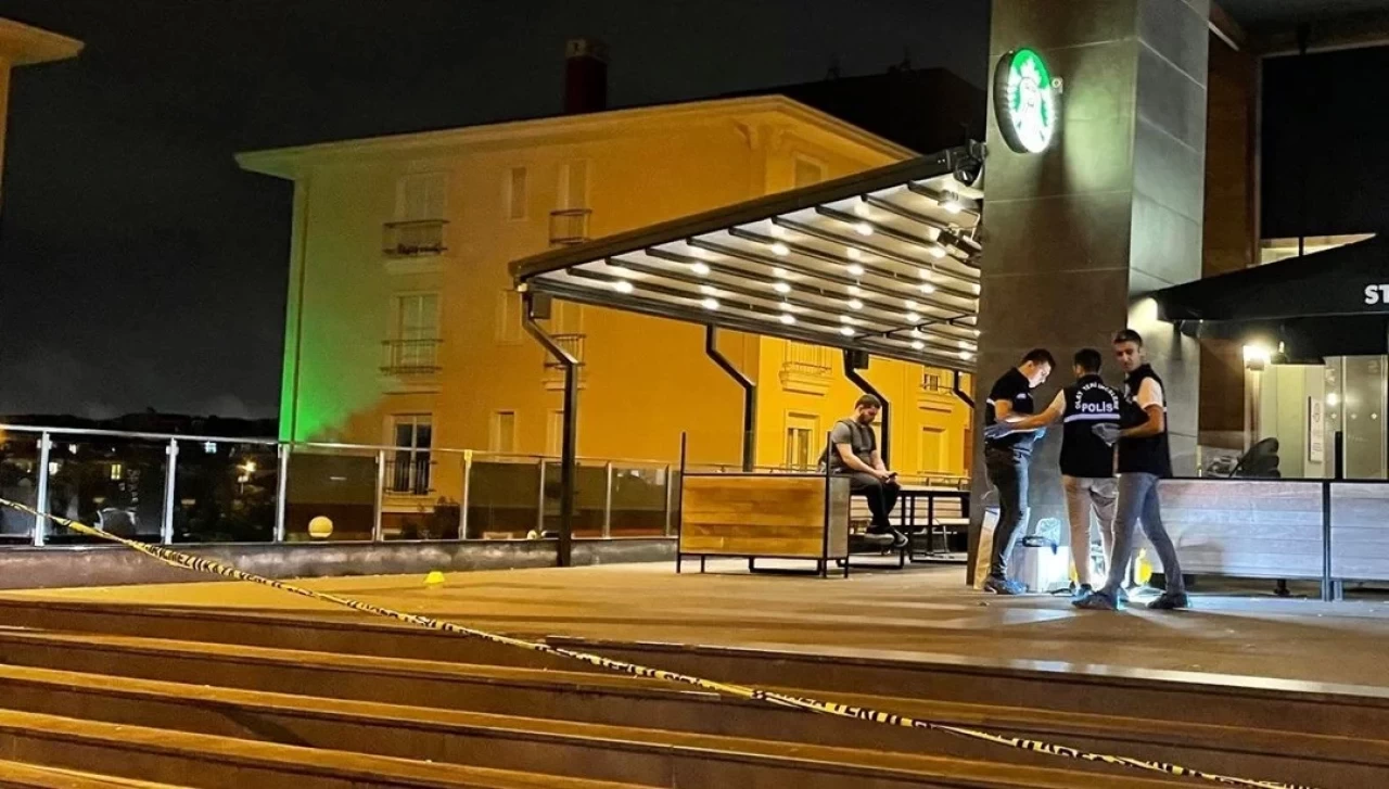 Büyükçekmece'de lokantada palalı kavga çıktı: 2 kişi yaralandı, 4 kişi gözaltına alındı