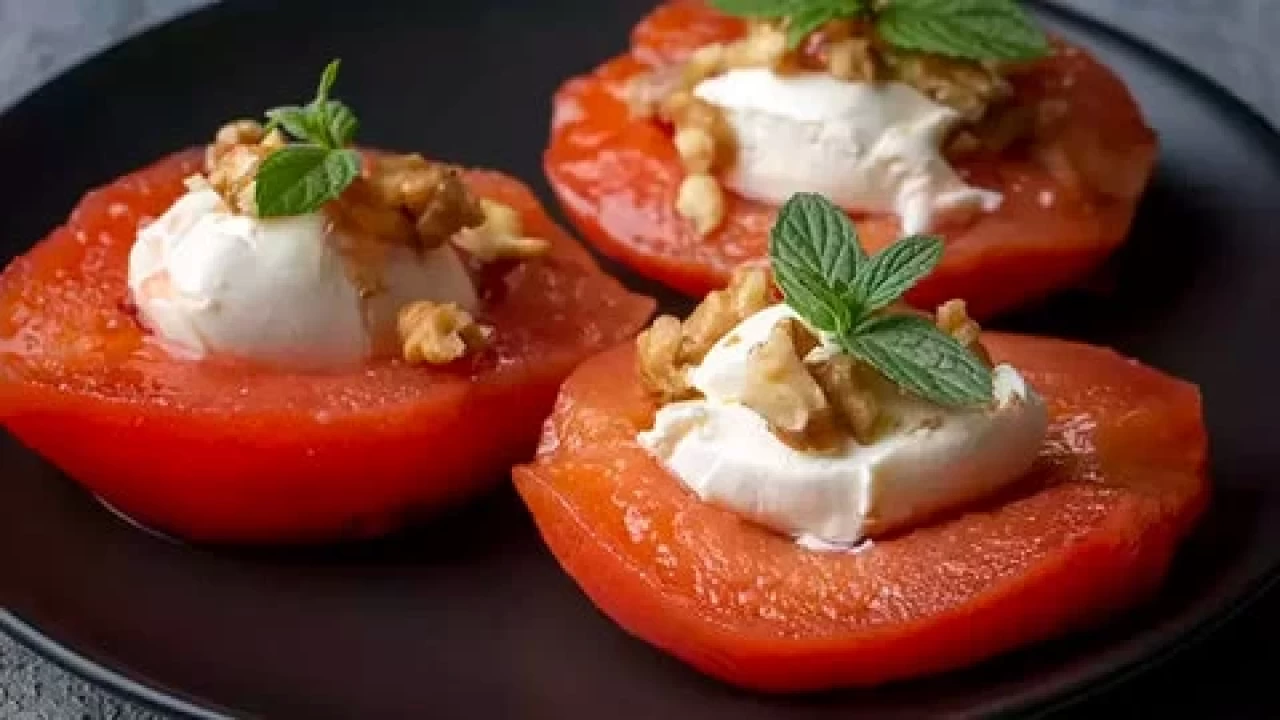 Ayva Tatlısı Tarifi: Kış Aylarının En Hafif ve Lezzetli Tatlısı!