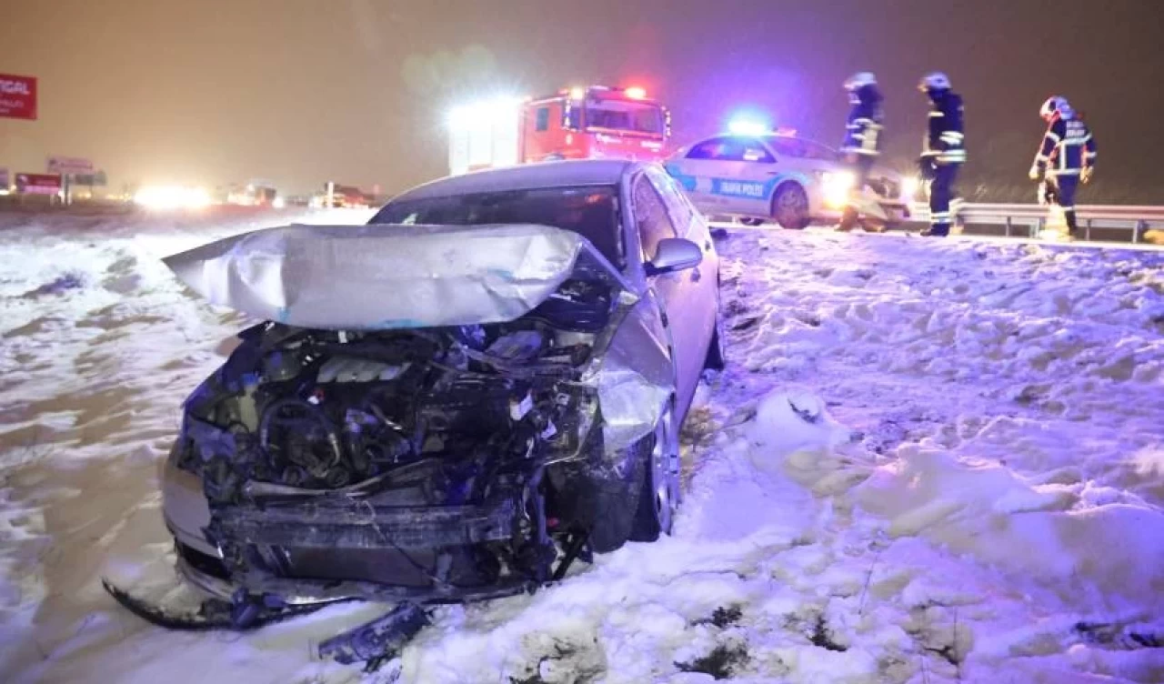 Aksaray'da zincirleme kaza! Sürücüler ölümden döndü
