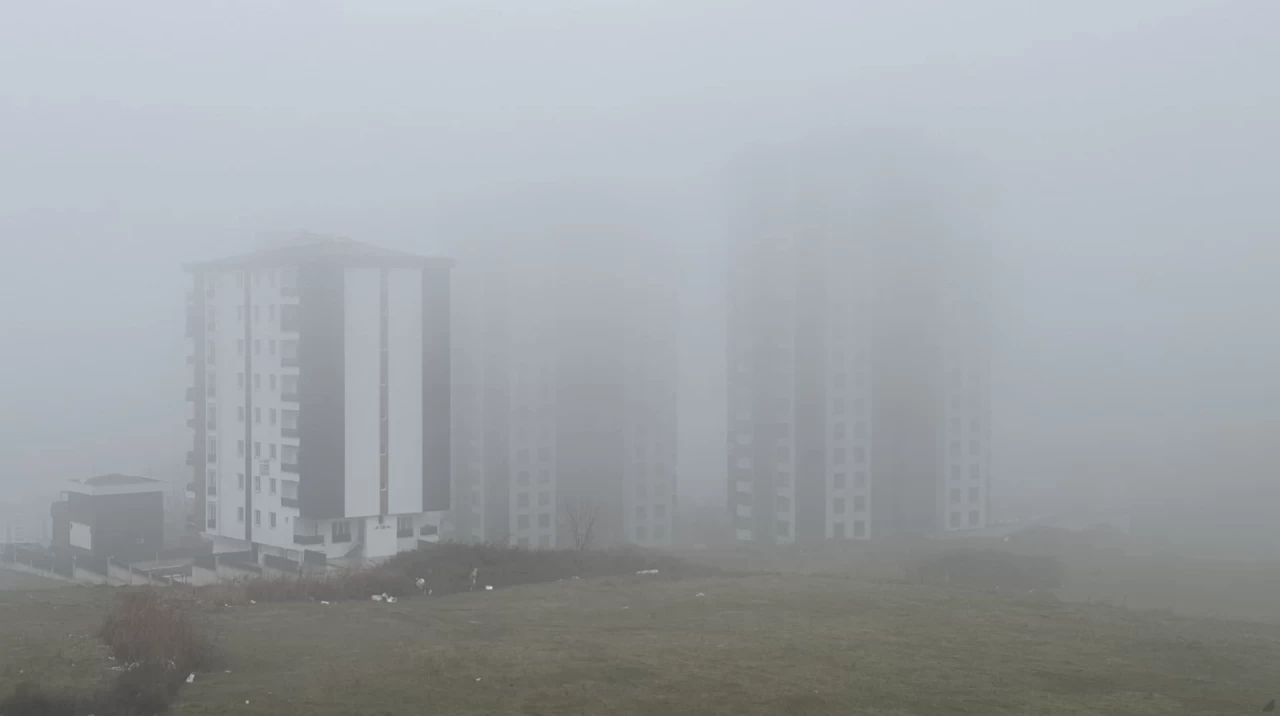 Samsun'un üzerini sis örttü!