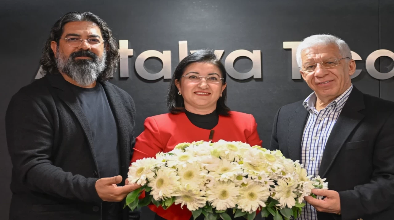 Sevgililer Günü dolayısıyla 30 ülkeye 75 milyon dal çiçek gönderildi