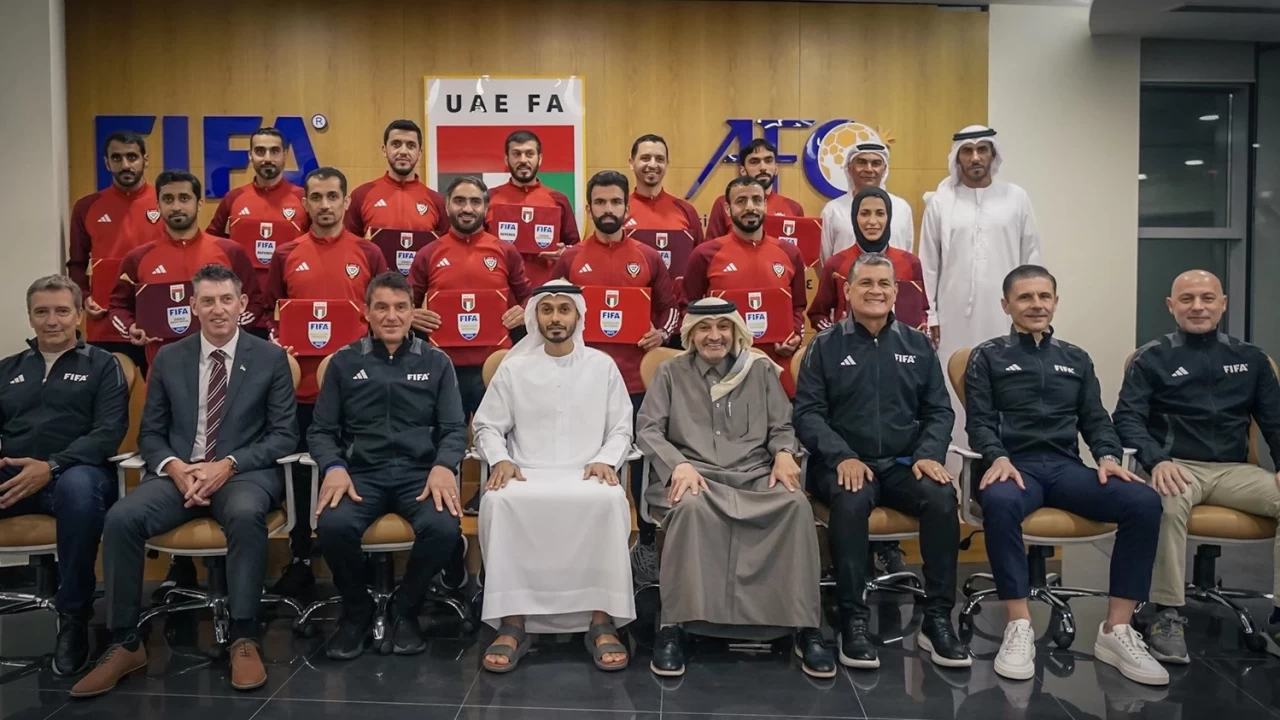 Cüneyt Çakır, FIFA'nın 2026 Dünya Kupası aday hakem seminerine eğitimci olarak katıldı