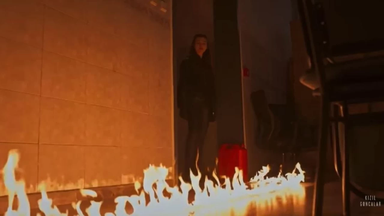 Kızıl Goncalar'da 25 dakikalık o sahne yeni bölümden çıkarıldı! 'Toplumsal hassasiyeti göz önüne alarak..."