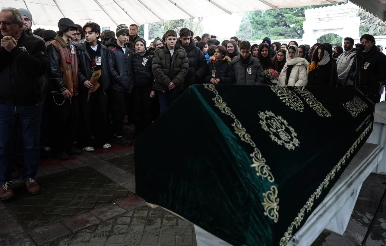 Ünlü İtalyan şefin oğlu Kadıköy'de son yolculuğuna uğurlandı