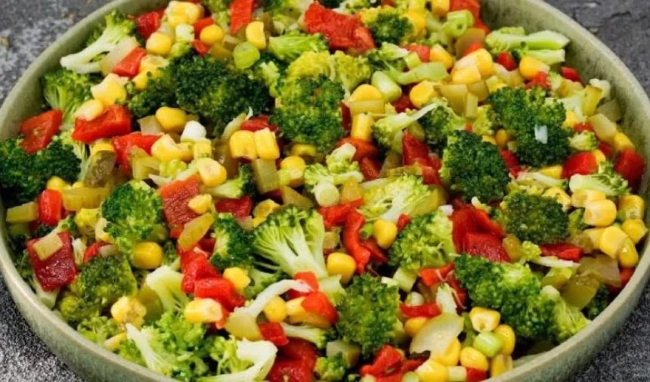 Kilo verdiren brokoli salatası tarifi
