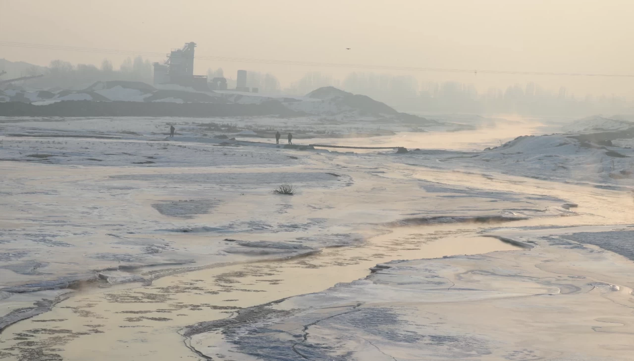 Ağrı'da kar yağışı aralıksız sürüyor, vatandaşlar tedbirli olmalı!