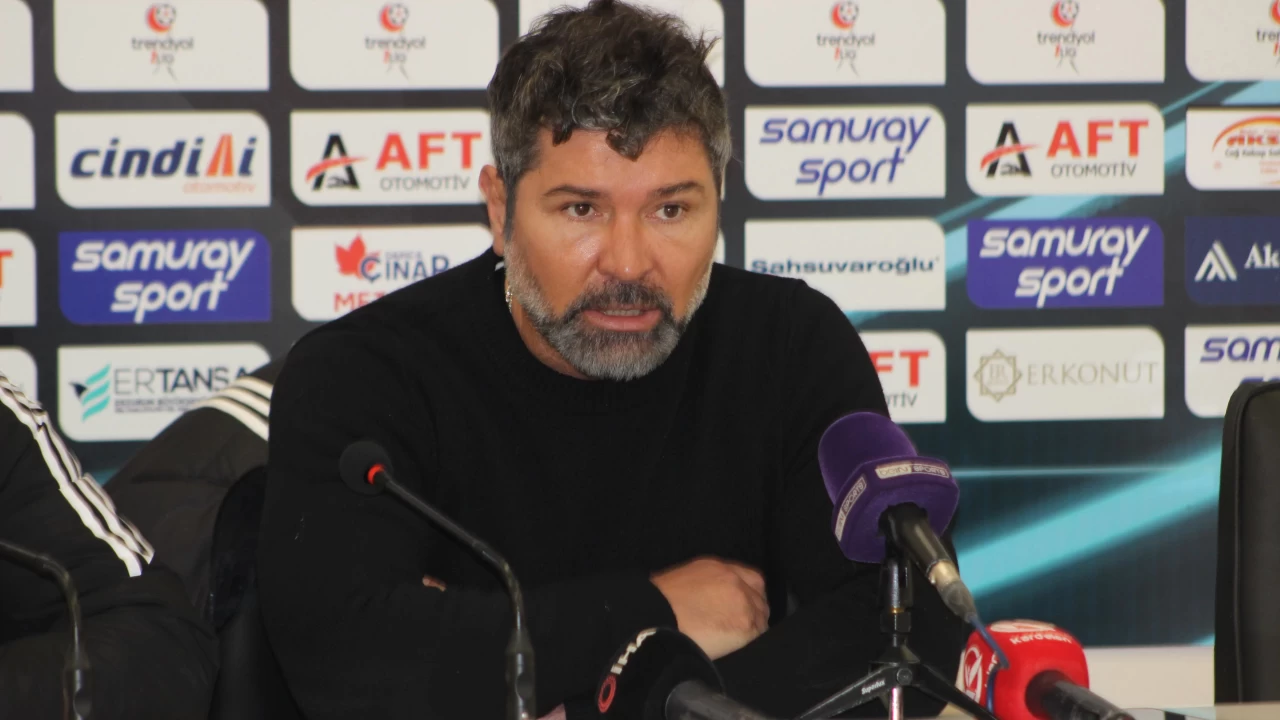 Erzurumspor FK teknik direktörü Hakan Kutlu, Esenler Erokspor galibiyeti sonrası hakemlere tepki gösterdi