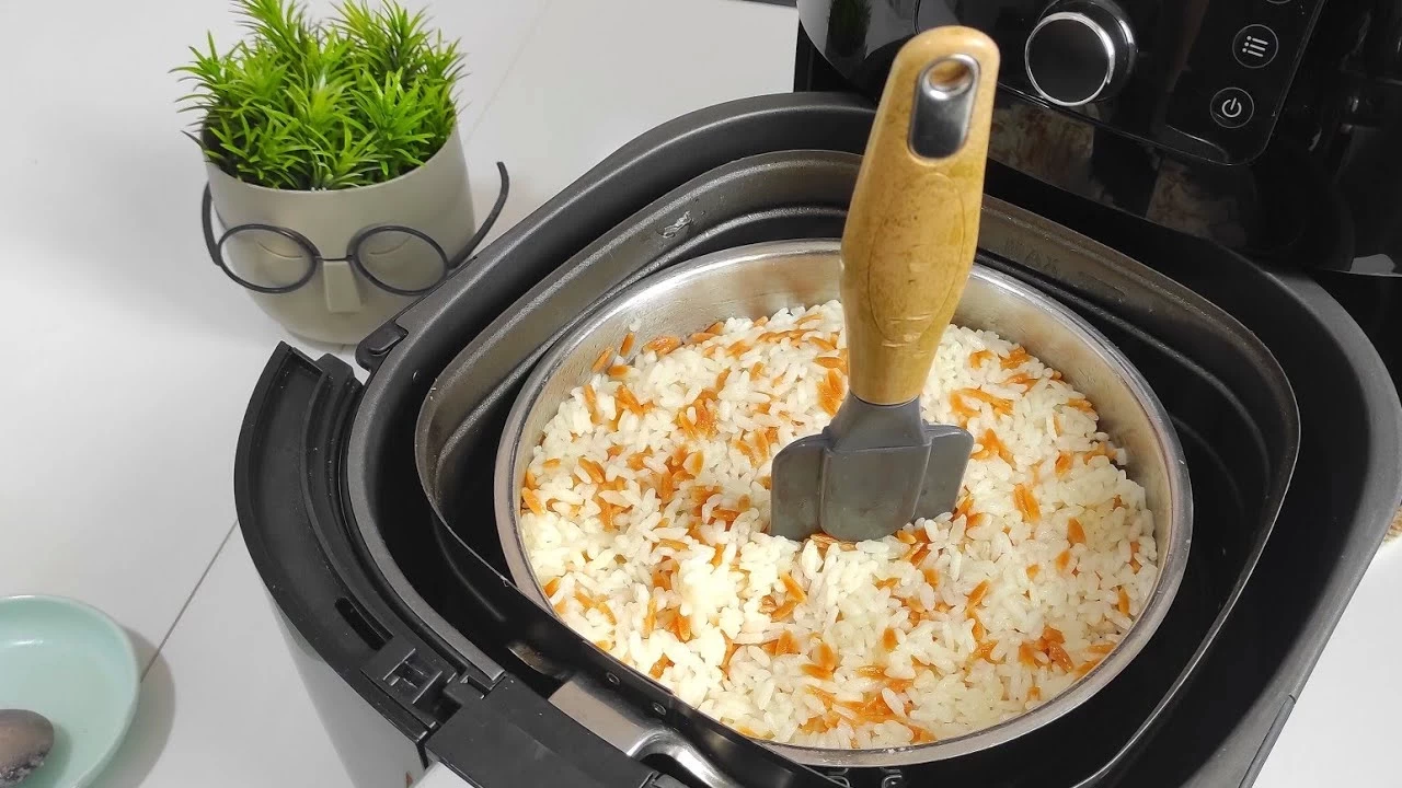 Airfryer'da Pirinç Pilavı Tarifi: Pratik ve Lezzetli Pilav Nasıl Yapılır?