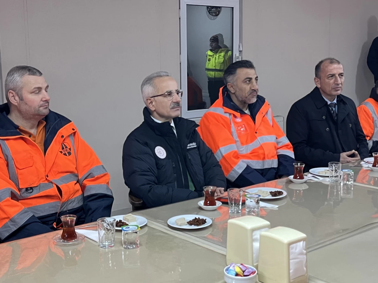 Bakan Uraloğlu: İstanbul'da 599 araçla kar ve buz mücadelesi devam ediyor